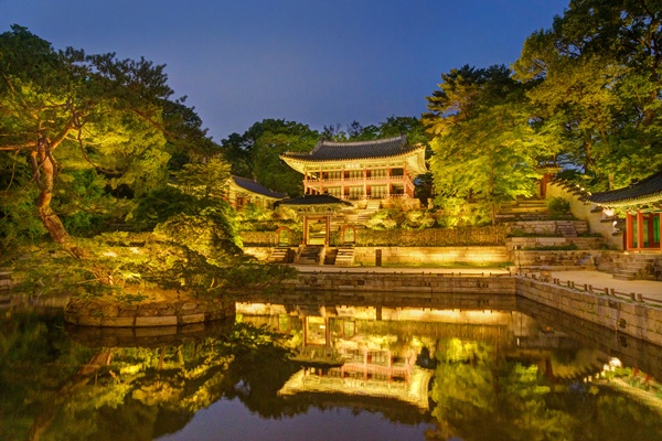 A Practical Guide to Reserving Changdeokgung's Secret Garden — photo from Korean media