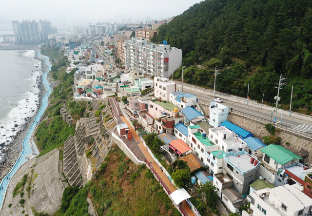 Busan's Gamcheon Culture Village: Photo Spots and What to Skip — photo from Korean media