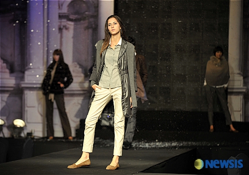 Essential Korean Winter Fashion Staples for Cold Weather — photo from Korean media
