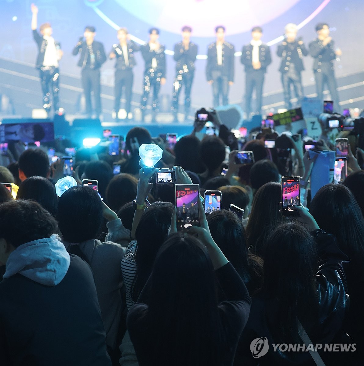 K-Pop Concert Tips for First-Time International Fans in Seoul — photo from Korean media