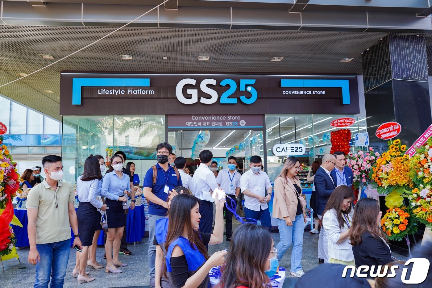 Late-Night Seoul Cravings: GS25 Instant Foods Worth Trying — photo from Korean media